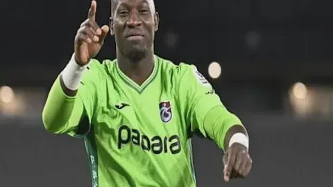 湖人遭小牛残阵逆袭，格兰姆斯替补发威止住连败